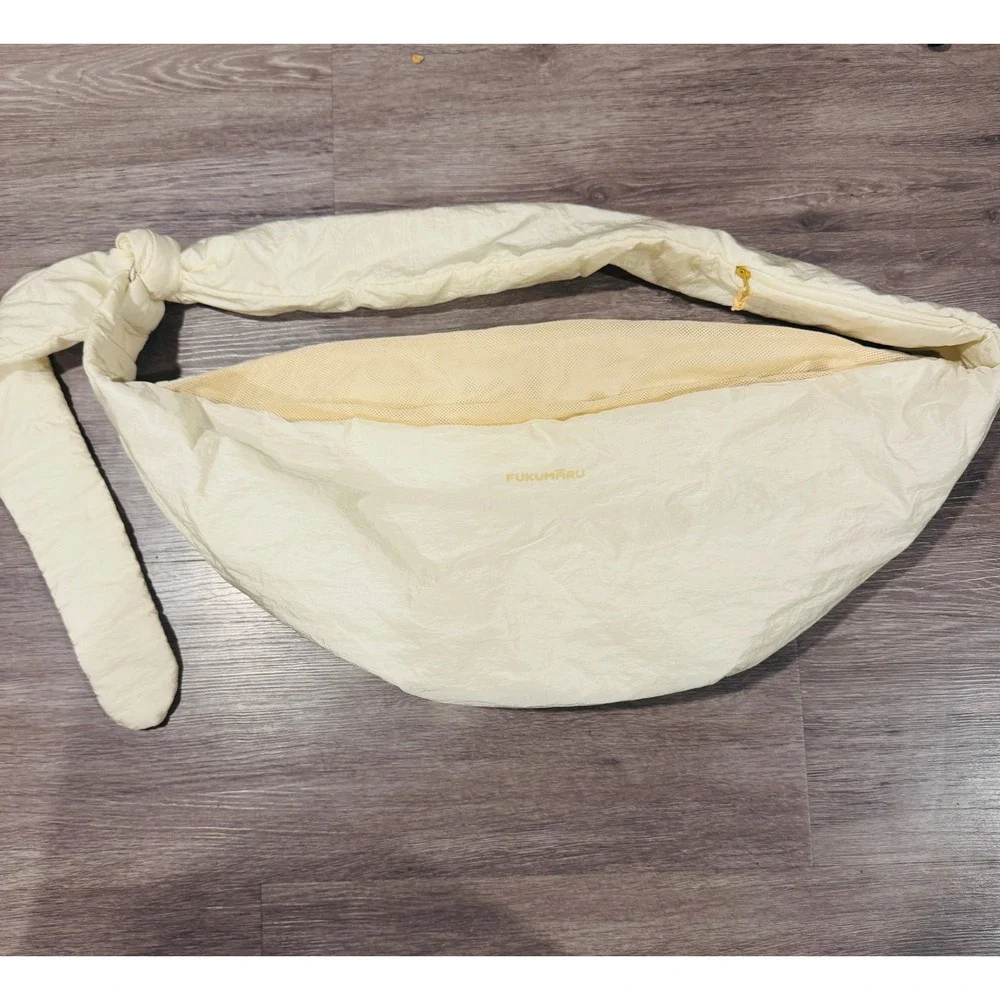 FUKUMARU Dog Carrier Sling Small Pet Travel Bag Cream Adjustable 15lb Capacity